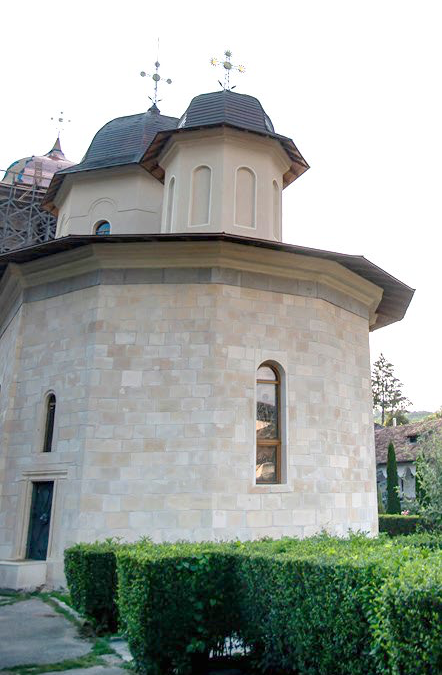 Mănăstirea Negru Vodă – prima etapă: biserică de curte, ctitorie domnească